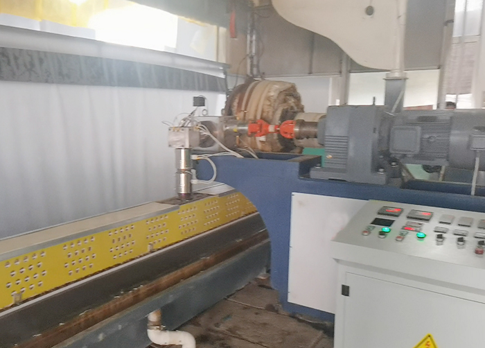 PP編織袋拉絲機(jī)熔體計(jì)量泵